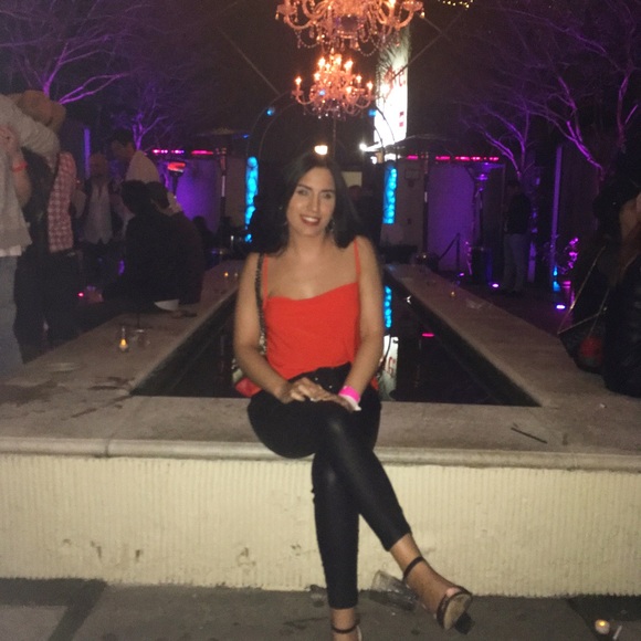 Meet your Posher, Dani - Picture 1 of 6